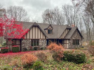 65 Glendalough Rd, Dallas, PA 18612