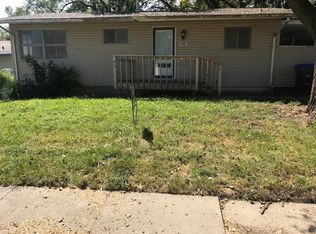 1907 SW 71st St, Topeka, KS 66619