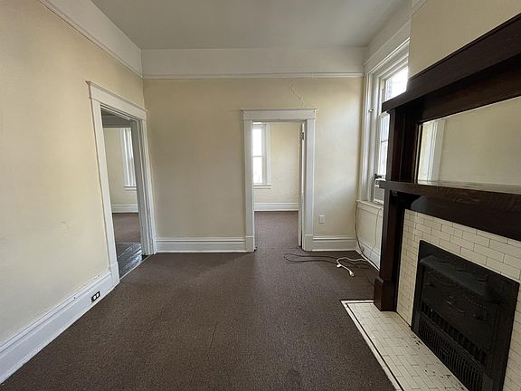 4th image of 211 S 2nd St APT B