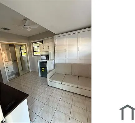 1060 SW 36th Ct #STUDIO — Photo 3