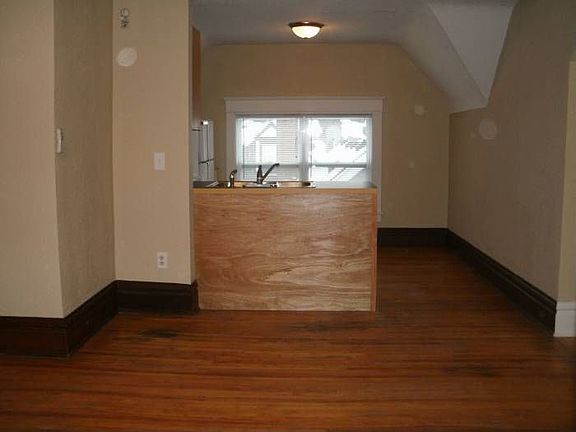 Living Room Into Kitchen
