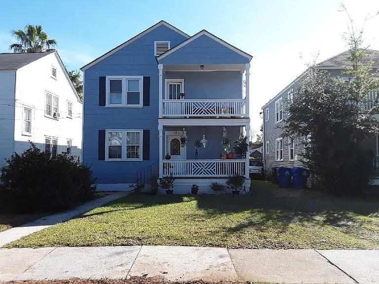 189 W Poplar St #A — Photo 1