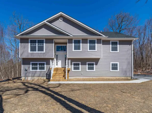 7 Calico Way, Wallkill, NY 12589