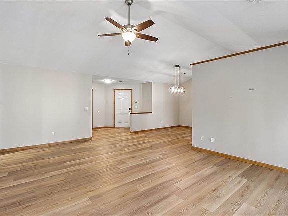 5th image of 2305 Willowbrooke Ln