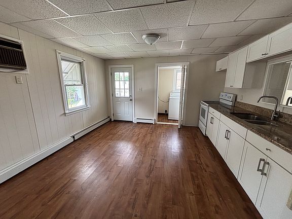 4th image of 33 Warner St #1