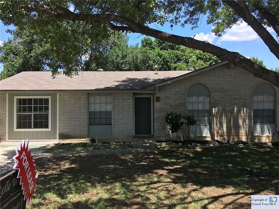 1st image of 604 Oak Park Dr