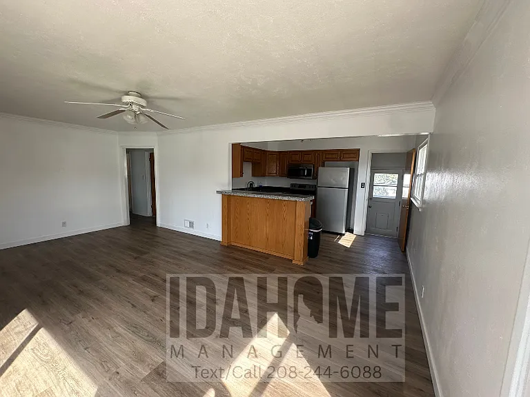552 Euclid Ave — Photo 10