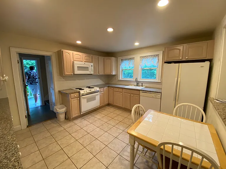 27 Portina Rd — Photo 5