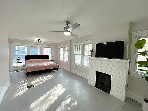 3rd image of 6115 Brookside Blvd
