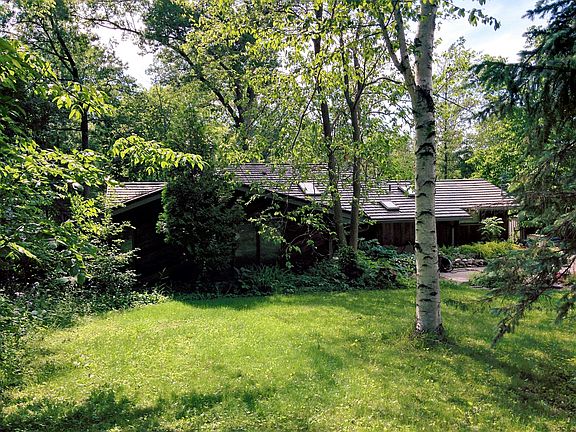 frontage road/river 107ft.