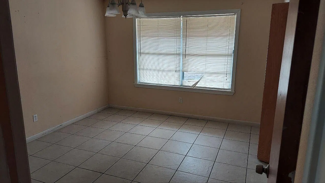 3 bed, 2007 sqft, $1,950 — Photo 3