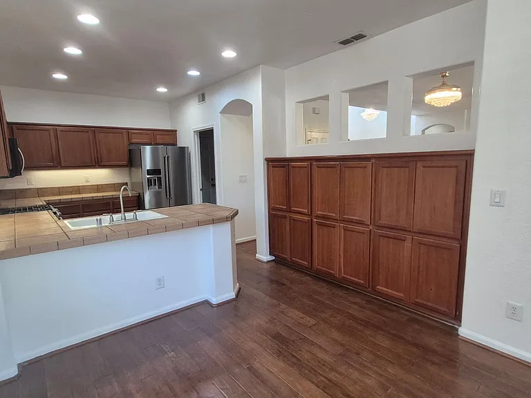 170 Bombay Cir — Photo 8