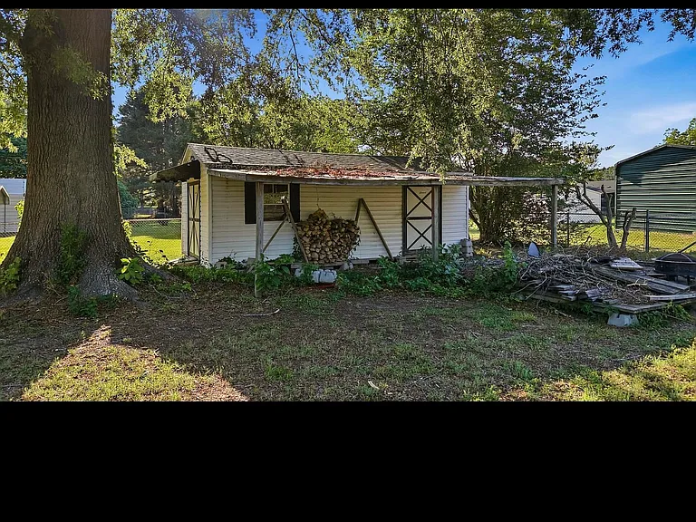 3915 Northern Hills Dr — Photo 5
