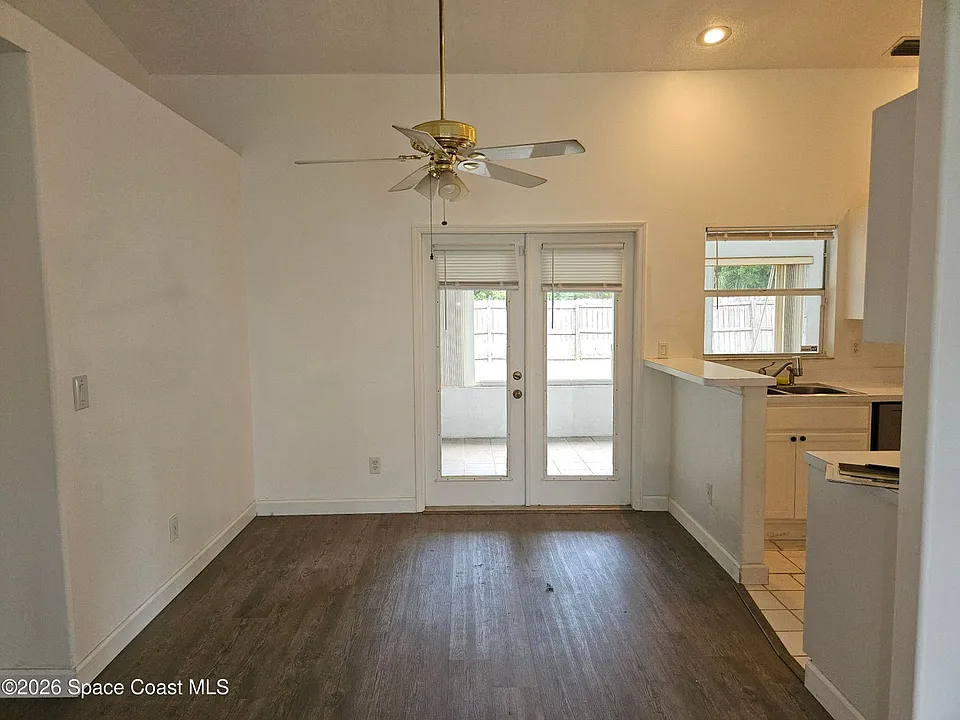 1250 Winding Meadows Rd