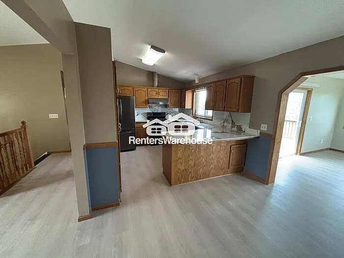 329 Alexander Ct — Photo 7