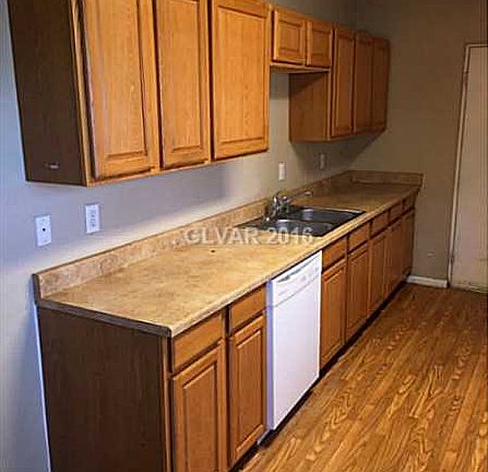 4th image of 4677 E Harmon Ave