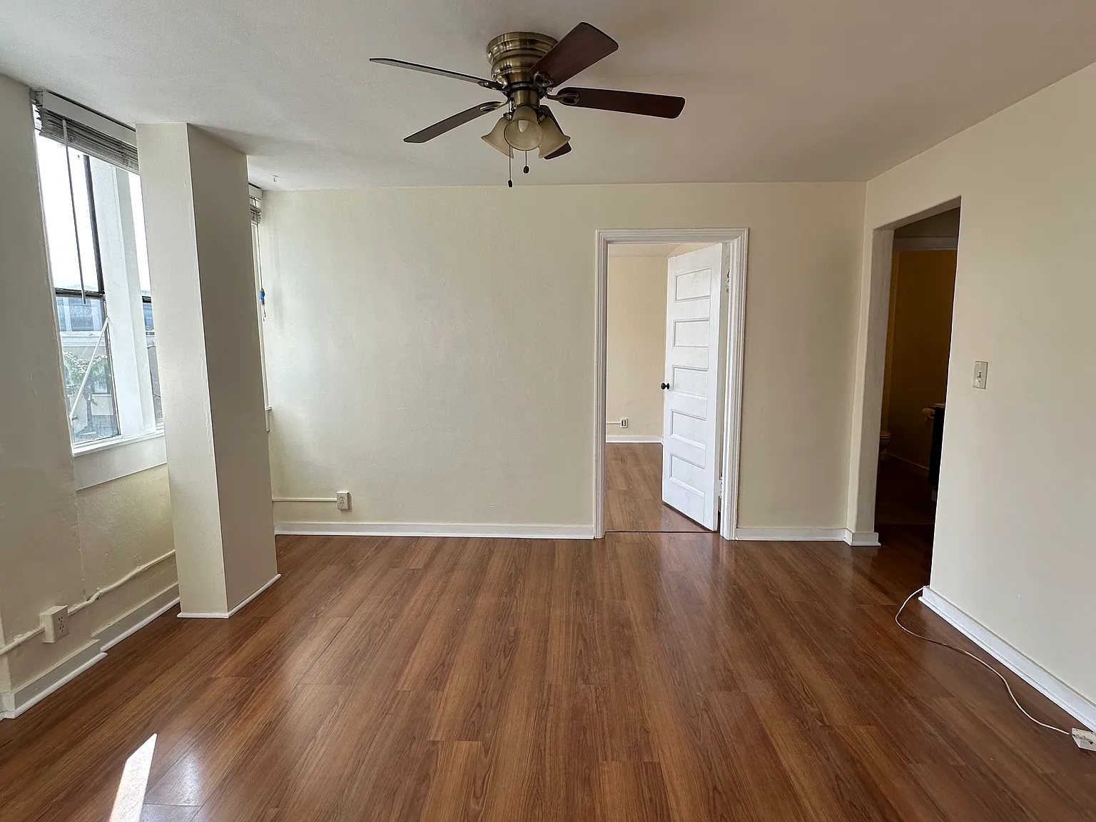 15 N Raymond Ave — Photo 3