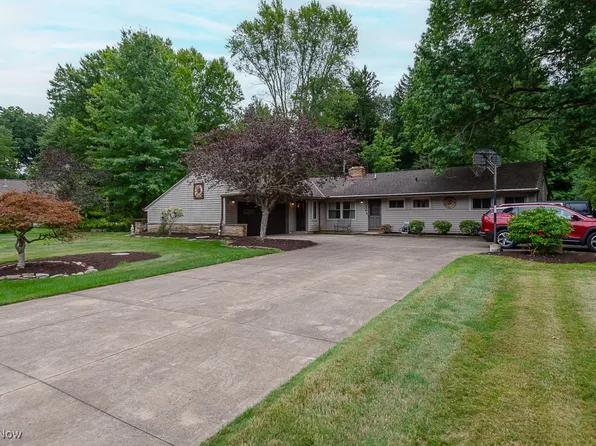 24811 Nobottom Rd, Olmsted Falls, OH 44138