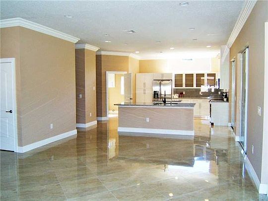 4th image of 1322 NW 104th Dr