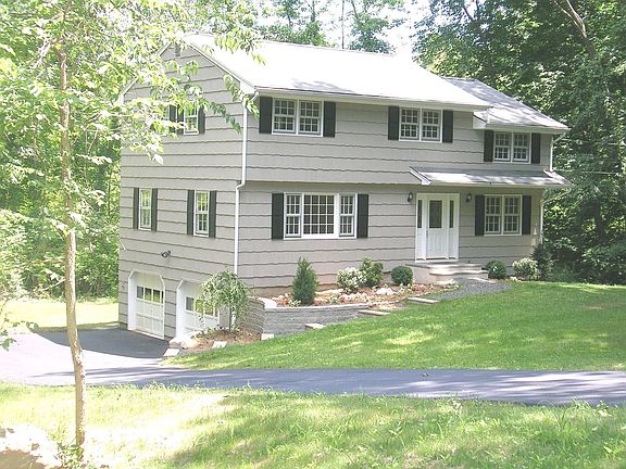 BEAUTIFULLY RENOVATED 4 BR COLONIAL