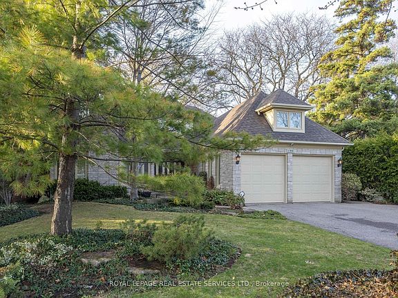 3rd image of 100 Rathburn Rd
