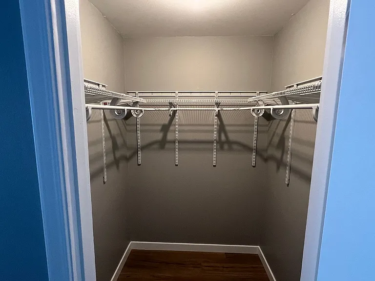 Eagle Court Apartments — Photo 35