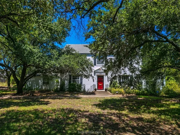 504 Wayside Dr, Bryan, TX 77802