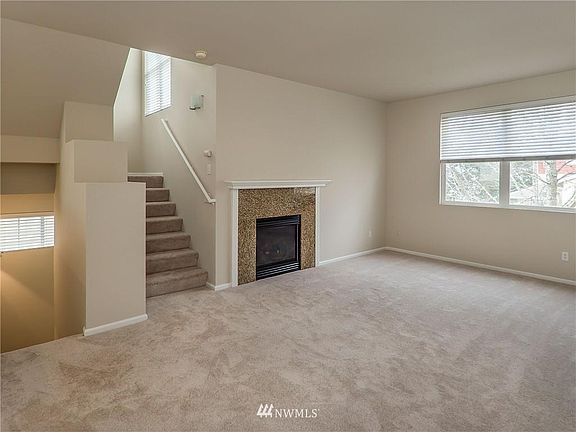 5th image of 534 224th Pl NE