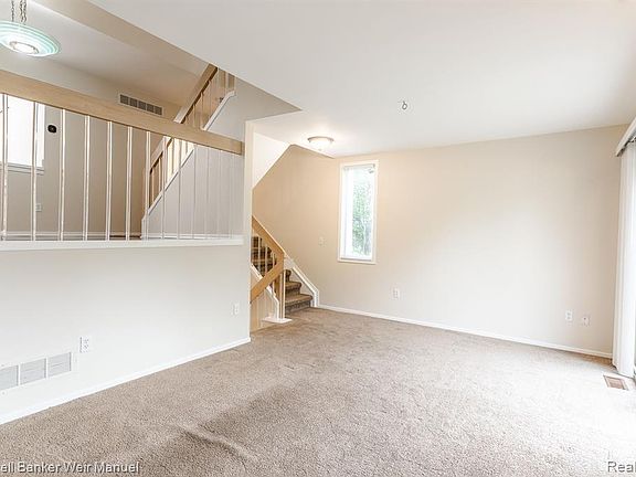 5th image of 39449 Country Ln #39449