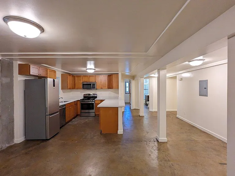 Hillegass Court Apartments — Photo 9