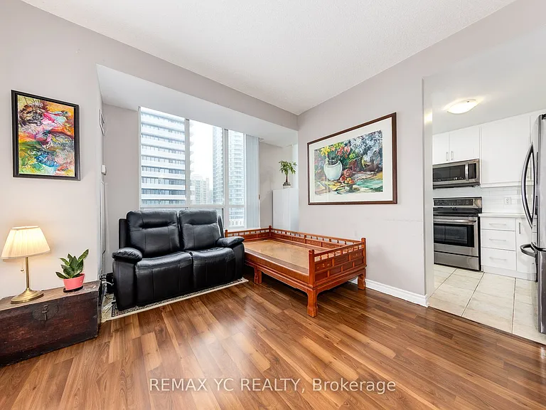 28 Byng Ave #802 — Photo 6