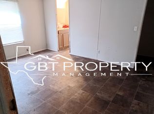 515 Maple St, Jourdanton, TX 78026