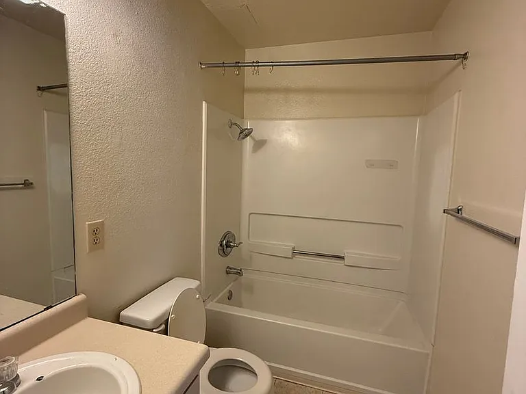 Echols 1500 - Sedona Apartments — Photo 56