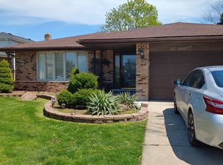 600 Thornwood Dr, South Holland, IL 60473