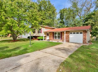 13 Southwood Dr, Saint Peters, MO