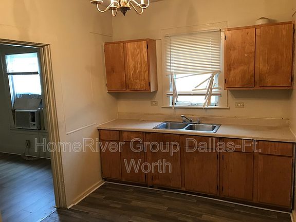 3rd image of 2417 Hondo Ave