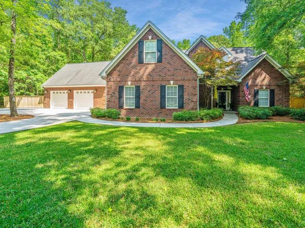 69 King Charles Cir, Summerville, SC 29485