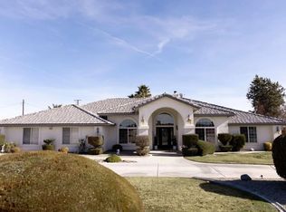 14223 Skyview Ln, Apple Valley, CA 92307