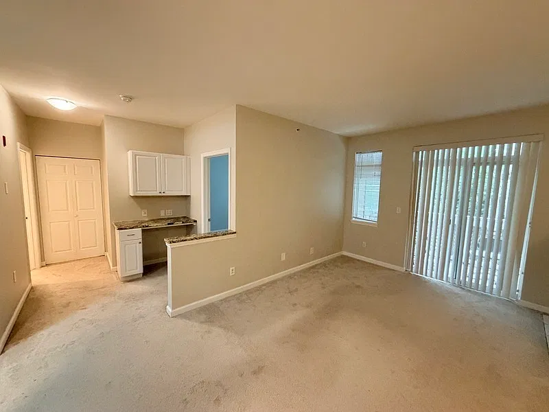 1 bed, 1.0 bath, 740 sqft, $1,900 — Photo 3