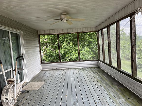 5th image of 319 Grandview Dr