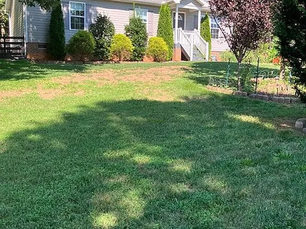 2454 Oak Valley Ln, Maiden, NC 28650
