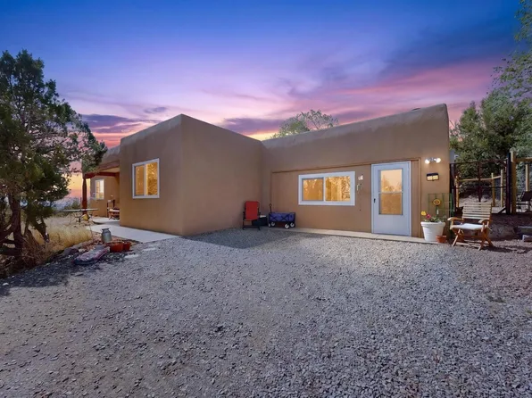 2 Detrias Ct, Edgewood, NM 87015