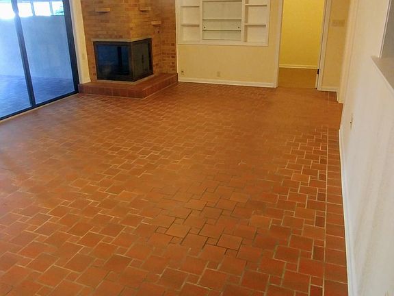 4th image of 3214 W Horatio St