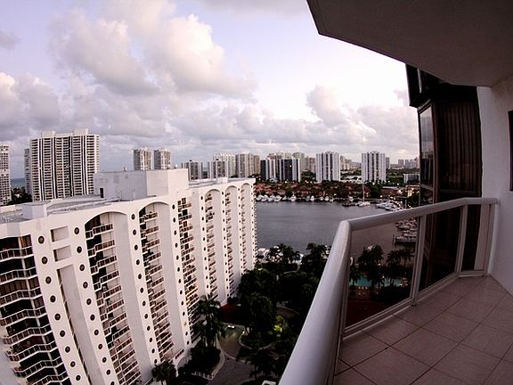 3rd image of 3600 Yacht Club Dr APT 1803