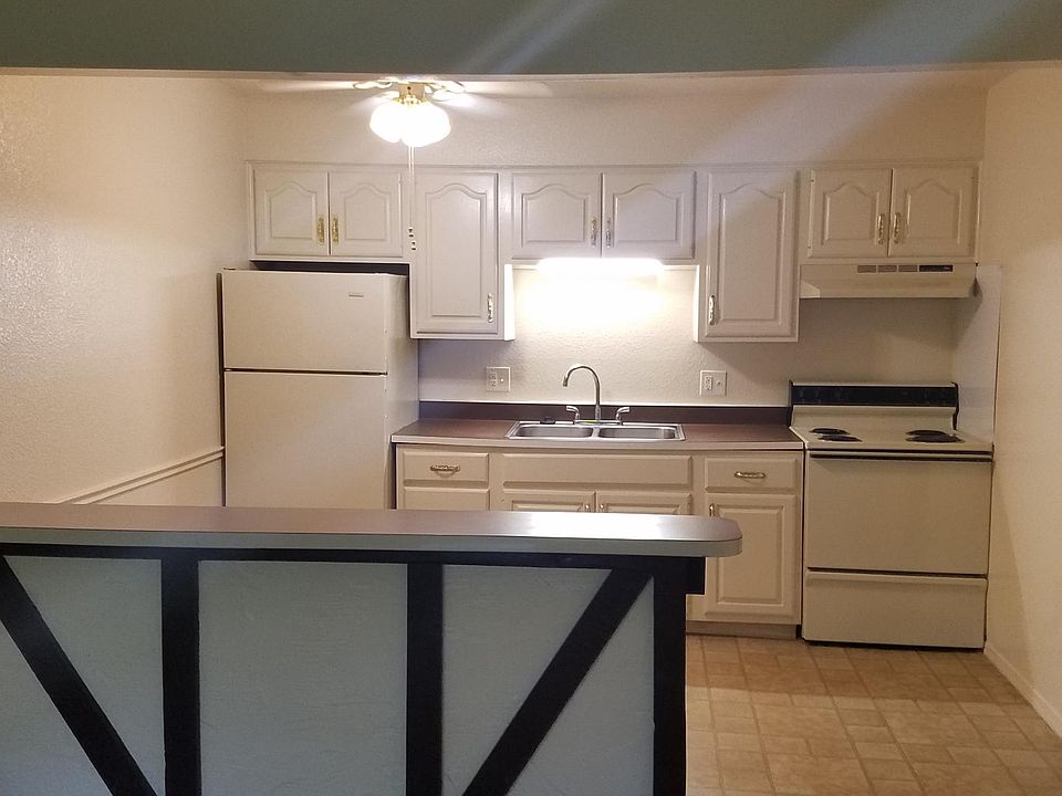 2nd image of 822 Lime City Rd #D