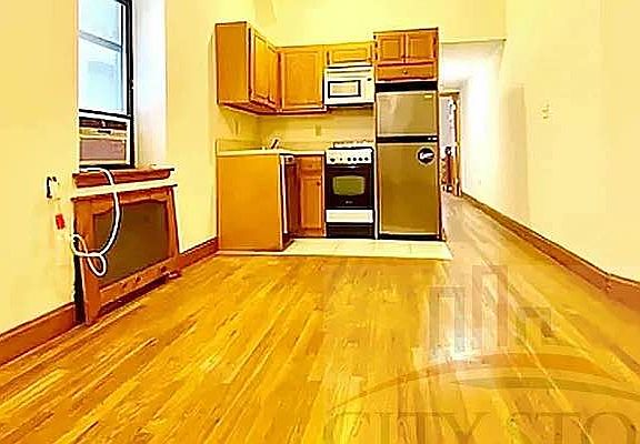 5th image of 244 W 109th St #1F