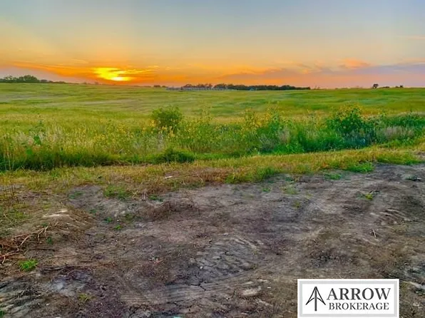 1055 Cyprus Blvd, Hickman, NE 68372