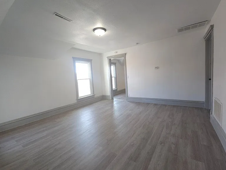 1709 Linden Ave #2 — Photo 26