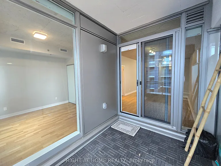 20 Gladstone Ave #617 — Photo 11