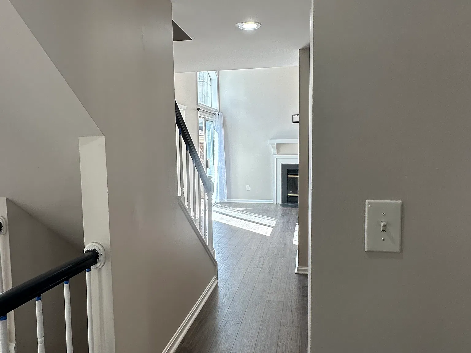 4 bed, 2281 sqft, $3,195 — Photo 3
